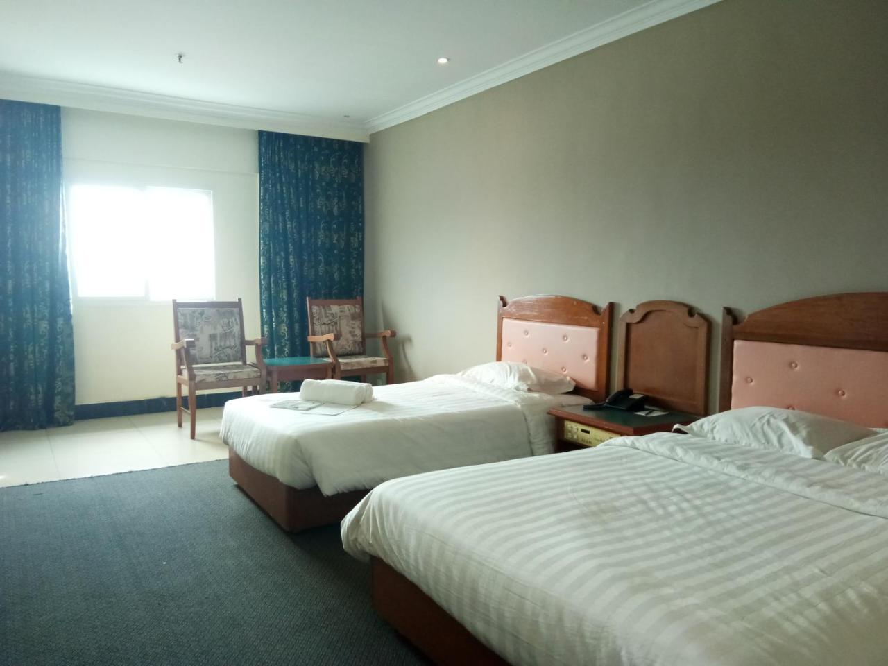 Purnama Hotel Limbang Exterior foto